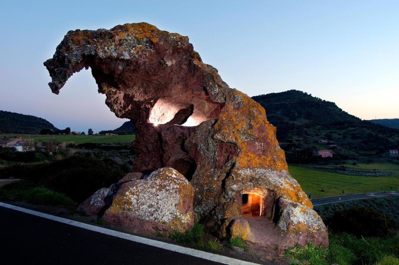 B&B La Roccia Dell'Elefante Кастельсардо Экстерьер фото